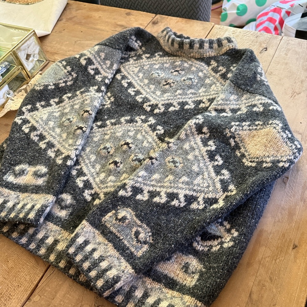 Gucci Gray and Cream Patterned Sweater